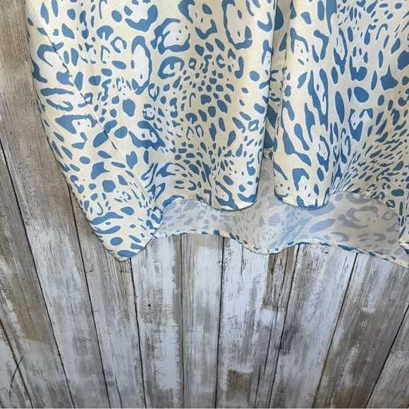 Jodifl Cream & Blue Animal Print Oversized Whimsy Blouse - Picture 4 of 6